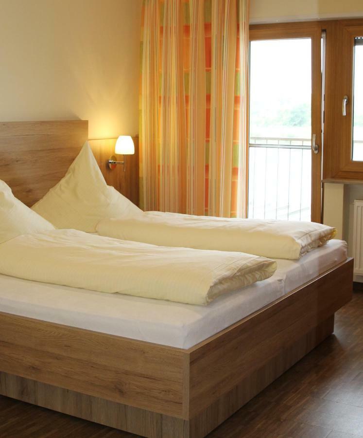 Gasthof Zum Schwanen Kleinostheim Luaran gambar